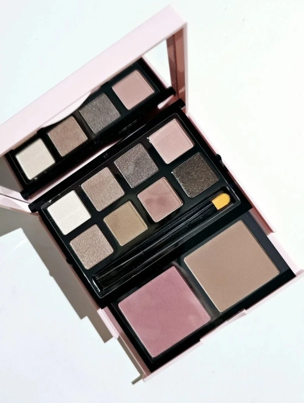 Bobbi Brown Easy Essential Eye & Cheek Palette New - Picture 2 of 5